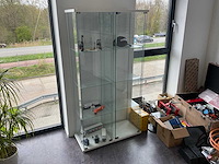 Vitrinekast (2x) - afbeelding 1 van  1