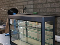 Vitrinekast met afmeting 80 x 20 x 50 cm. - afbeelding 2 van  2