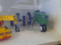 Vitrinekast met miniaturen - afbeelding 6 van  14