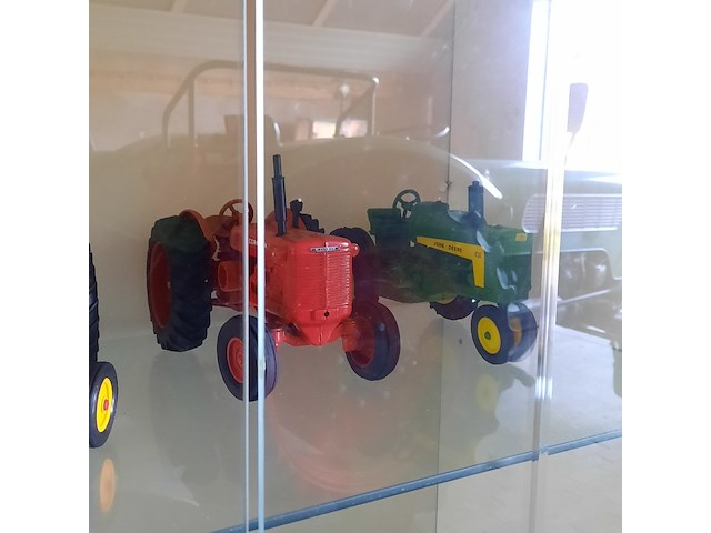 Vitrinekast met miniaturen - afbeelding 8 van  14