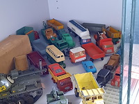 Vitrinekast met miniaturen - afbeelding 6 van  15