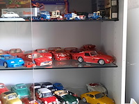 Vitrinekast met miniaturen - afbeelding 8 van  15