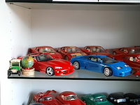 Vitrinekast met miniaturen - afbeelding 15 van  15