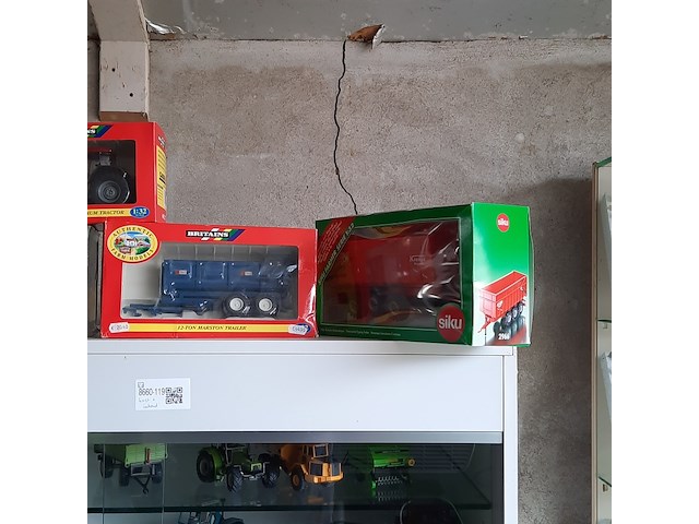 Vitrinekast met miniaturen - afbeelding 7 van  13