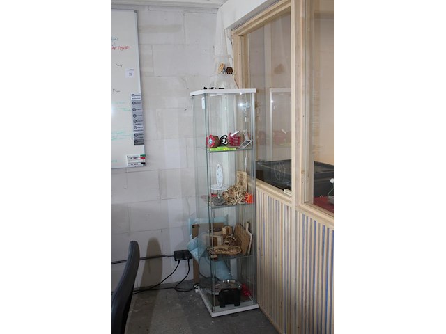 Vitrinekast met verlichting en afmeting 43 x 37 x 164 cm. - afbeelding 3 van  4