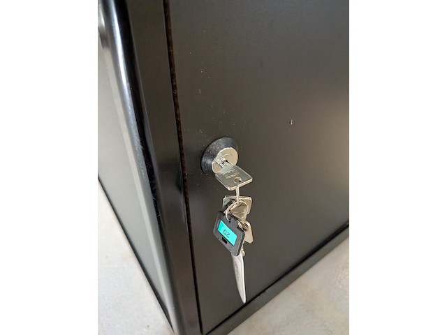 Vitrinekast met verlichting - afbeelding 8 van  9