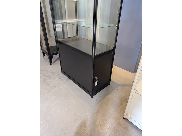 Vitrinekast met verlichting - afbeelding 9 van  9