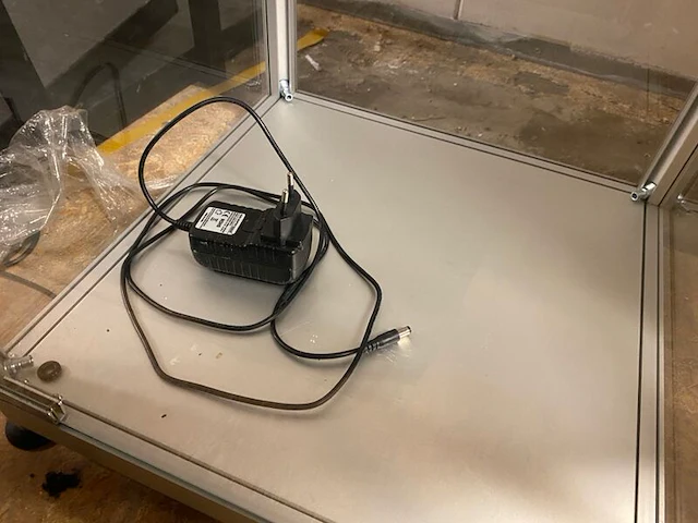 Vitrinekast met verlichting - afbeelding 3 van  5
