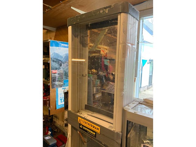 Vitrinekast met zakmesjes - afbeelding 5 van  6