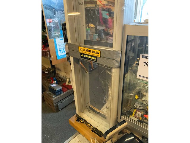 Vitrinekast met zakmesjes - afbeelding 6 van  6