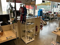 Vitrinekast met zakmessen - afbeelding 1 van  8