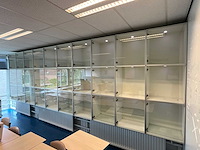 Vitrinekast - afbeelding 1 van  4