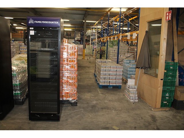 Vitrinekoelkast combisteel. bouwjaar 2022. afmeting 60 x 60 x 197 cm. - afbeelding 1 van  3