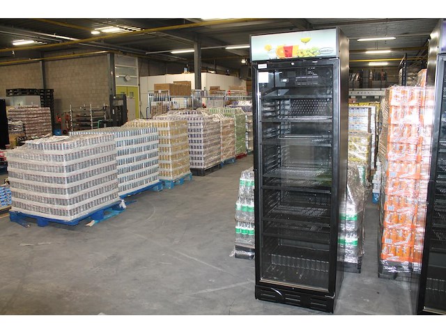 Vitrinekoelkast combisteel. bouwjaar 2022. afmeting 60 x 60 x 197 cm. - afbeelding 1 van  3