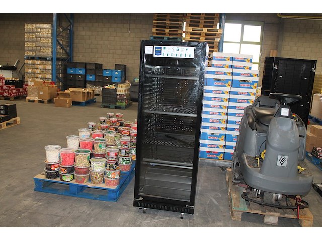 Vitrinekoelkast metro professional. afmeting 62 x 64 x 174 cm. - afbeelding 1 van  4
