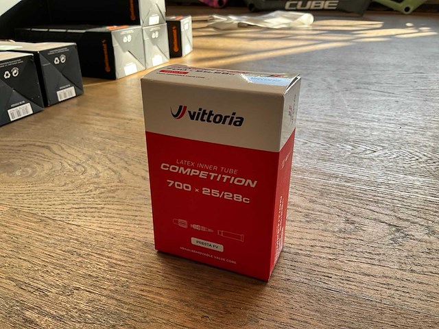 Vittoria competition 700x25/28c fv presta ventiel 48mm binnenband (18x) - afbeelding 1 van  3
