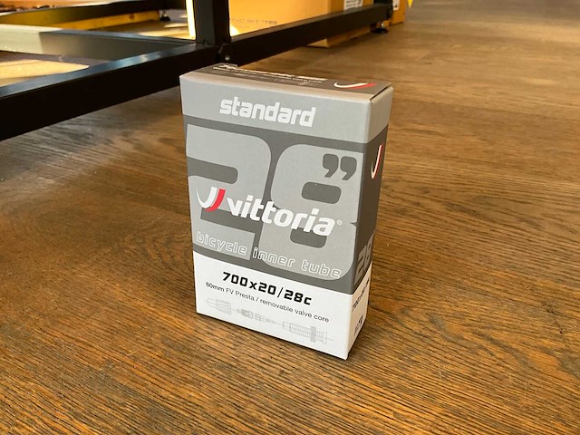 Vittoria standard 700x20/28c fv presta ventiel 60mm binnenband (9x) - afbeelding 1 van  3
