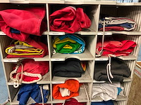 Vlaggen in kast (2x) - afbeelding 2 van  14