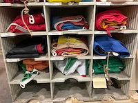 Vlaggen in kast (2x) - afbeelding 12 van  14