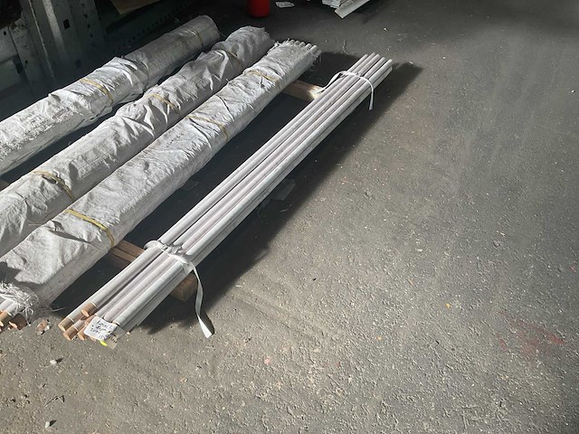 Vlaggenmast 25x2000 mm (15x) - afbeelding 1 van  3