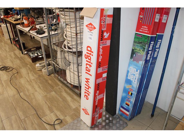 Vlaggenmast met grondpaal. aluminium met hoogte 6 meter. - afbeelding 1 van  2