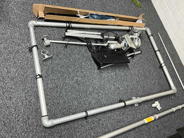 Vlaggenmast & steigerbuis spandoekframe - afbeelding 1 van  6