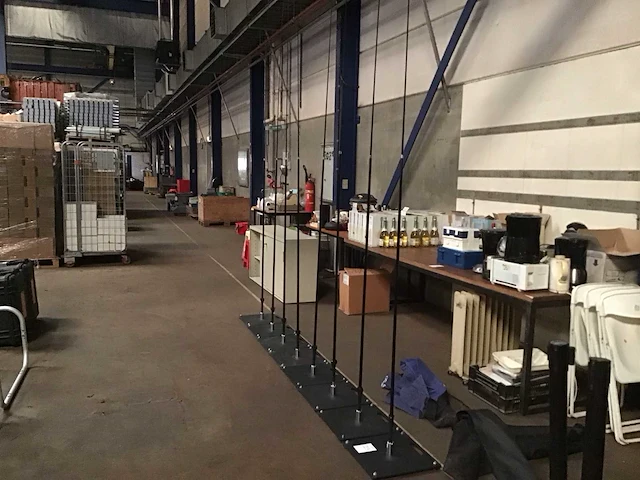 Vlaggenmasten met voet (8x) - afbeelding 1 van  3