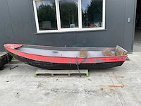 Vlak bodem roeiboot - afbeelding 1 van  7