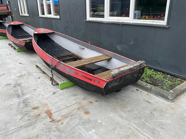Vlak bodem roeiboot - afbeelding 2 van  7