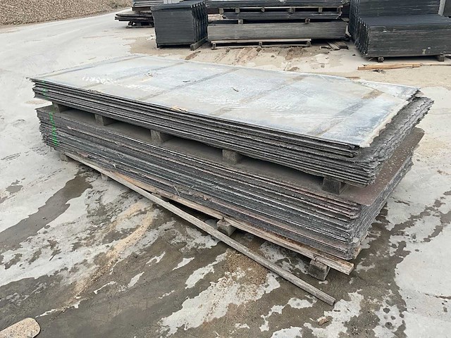 Vlakke asbestvrije cementplaat 250x110x0.6 ca. 60m2 - afbeelding 1 van  7