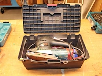 Vlakschuurmachine skil 7351 met diverse schuurpads.