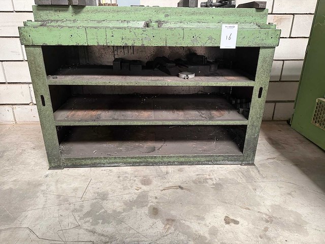 Vlaktafel met opspan gereedschap - afbeelding 2 van  4