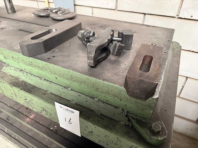 Vlaktafel met opspan gereedschap - afbeelding 3 van  4