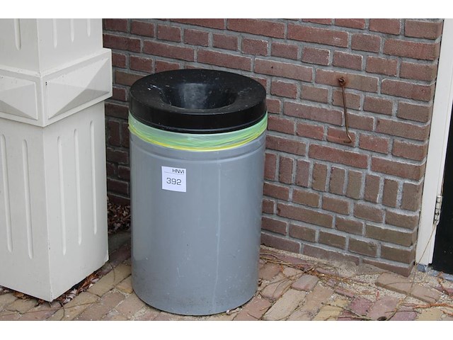 Vlamdovende prullenbak hoogte 64 cm. - afbeelding 1 van  2