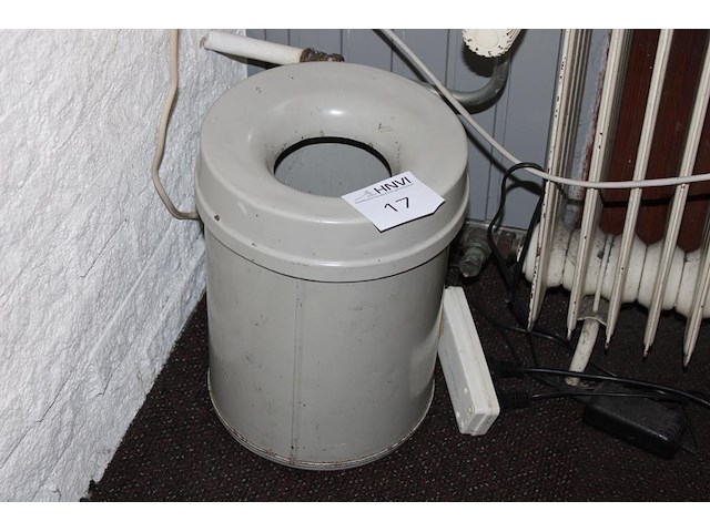 Vlamdovende prullenbak met hoogte 35 cm. - afbeelding 1 van  2