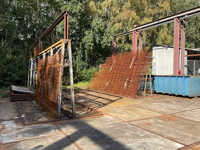 Vlechtmatten op materiaalrek (2x) - afbeelding 1 van  5