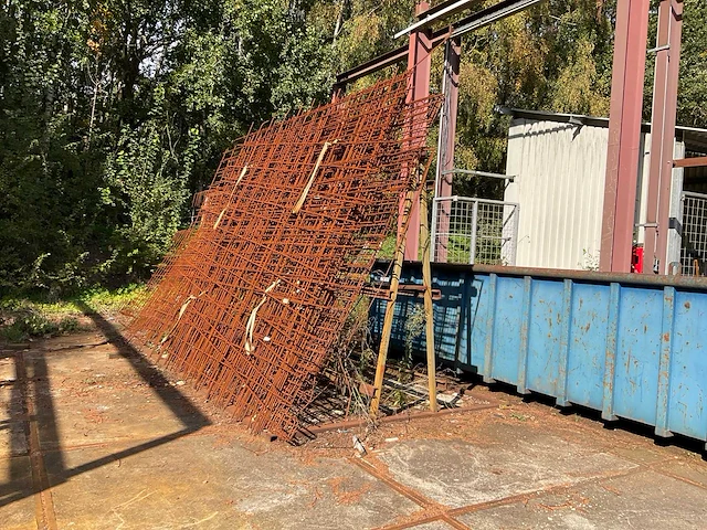 Vlechtmatten op materiaalrek (2x) - afbeelding 3 van  5