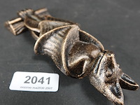 Vleermuis als deurklopper - afbeelding 1 van  5