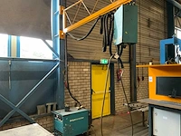Vlh e 400s mig lasapparaat met regelunit op zwenkarm