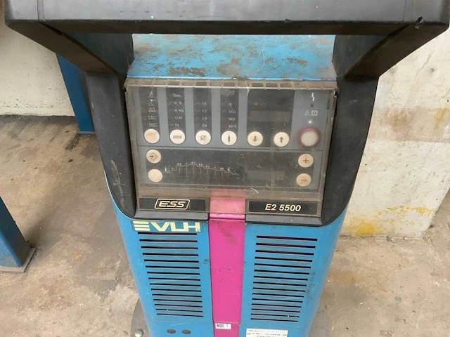 Vlh e2 5500 mig lasapparaat met regelunit op zwenkarm - afbeelding 4 van  9