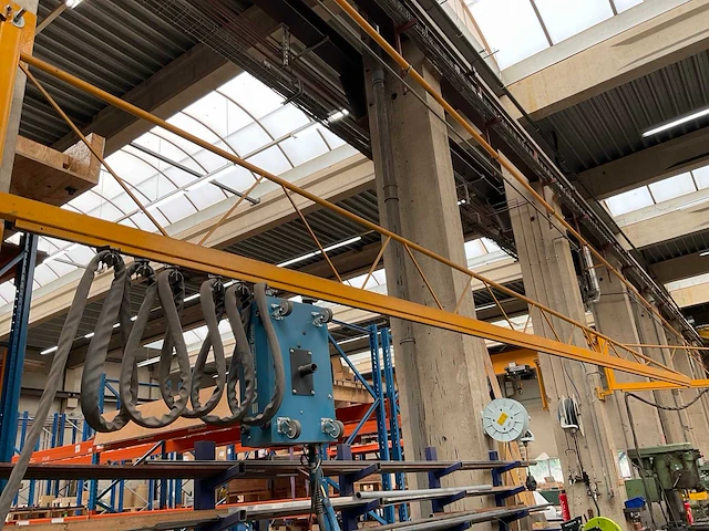 Vlh syn mag 5100 / dvk5100 mig / mag lasapparaat met regelunit op zwenkarm - afbeelding 3 van  12