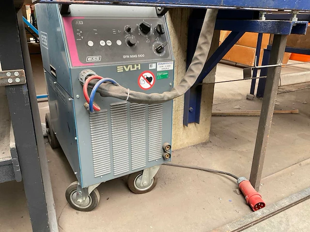 Vlh syn mag 5100 / dvk5100 mig / mag lasapparaat met regelunit op zwenkarm - afbeelding 8 van  12