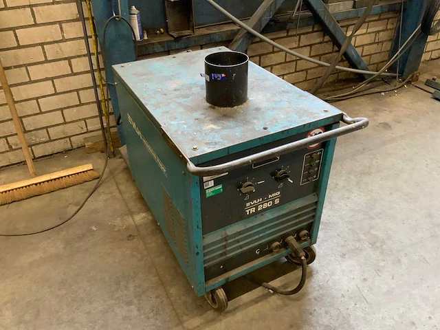 Vlh tr280s mig lasapparaat met regelunit op zwenkarm - afbeelding 4 van  11