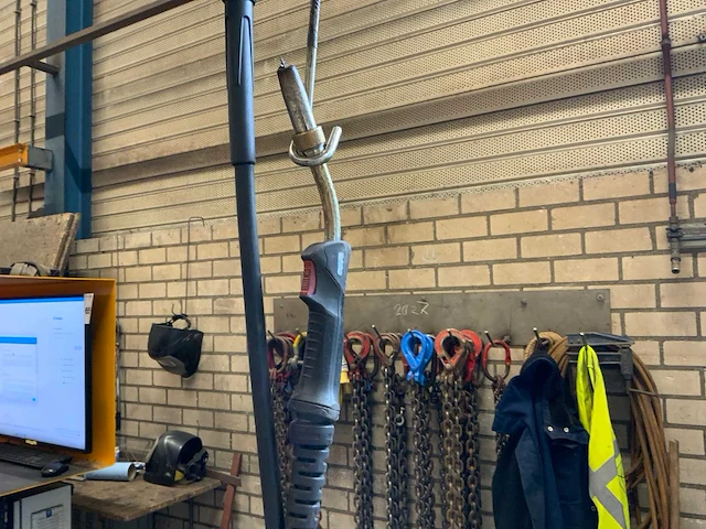Vlh tr280s mig lasapparaat met regelunit op zwenkarm - afbeelding 9 van  11