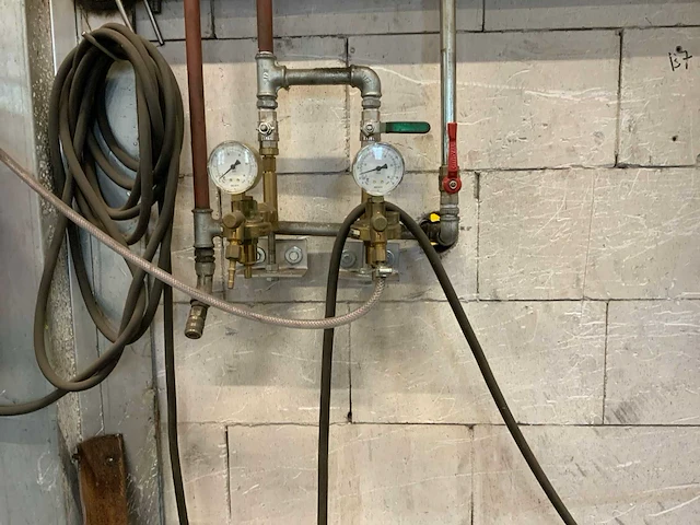 Vlh tr280s mig lasapparaat met regelunit op zwenkarm - afbeelding 2 van  10