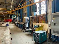Vlh tr280s mig lasapparaat met regelunit op zwenkarm