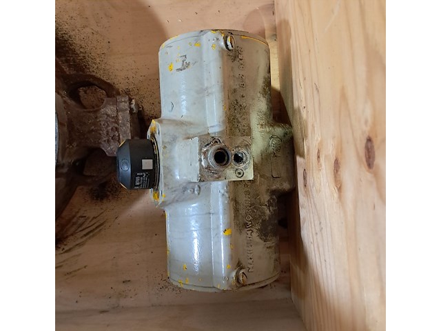 Vlinderklep afsluiter in houten transportkist - afbeelding 3 van  8