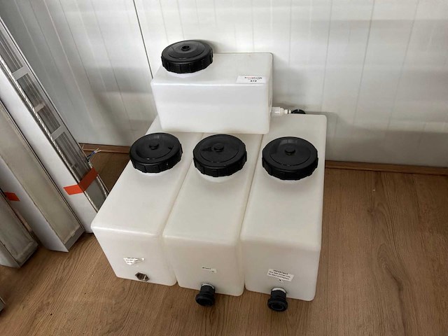 Vloeistof tank (4x) - afbeelding 2 van  4