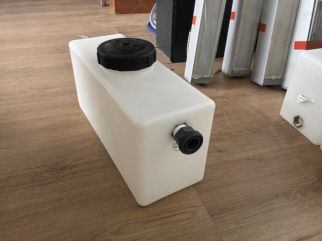 Vloeistof tank (4x) - afbeelding 3 van  4