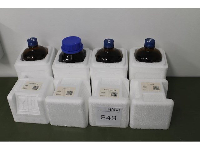 Vloeistoffen byk in diverse uitvoeringen. - afbeelding 1 van  3